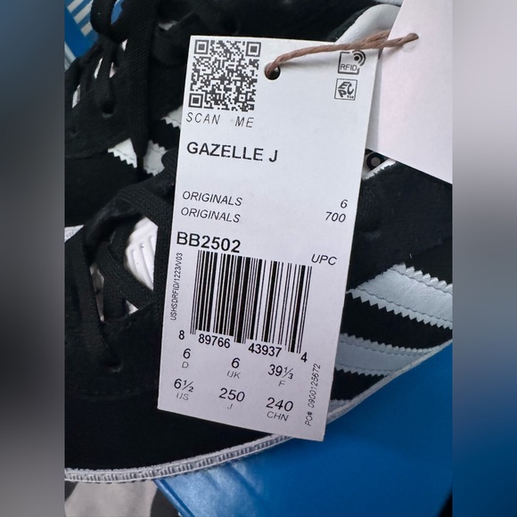 adidas Originals Black and White Gazelle Shoes - Picture 4 of 10